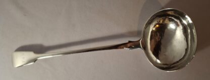 LOT 171 (323141) Est R5000 to R15000 – An Early 19th Century Cape Silver Fiddle pattern Soup Ladle - Image 2