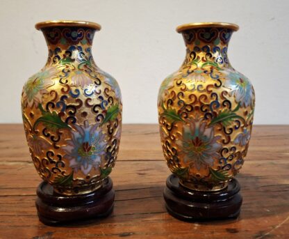 LOT 134 (32392) Est R500 to R1500 – A Pair of 20th Century Oriental Miniature Cloisonné Cabinet Vases