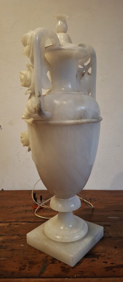 LOT 144 () Est R1000 to R3000 – A Mid 20th Century Italian Alabaster Table Lamp - Image 4