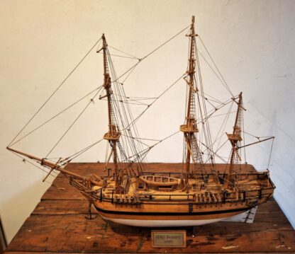 LOT 138 (32183) Est R2000 to R4000 – A 20th Century Large Scale Model Reproduction of an 18th Century British Merchant Ship, HMS Bounty (1787) - Image 2