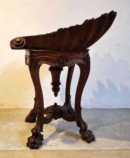 LOT 153 (324048) Est R1000 to R3000 – A Late 19th – Early 20th Century Italian Walnut Grotto Stool with swivel mechanism in the Rococo Taste - Image 3