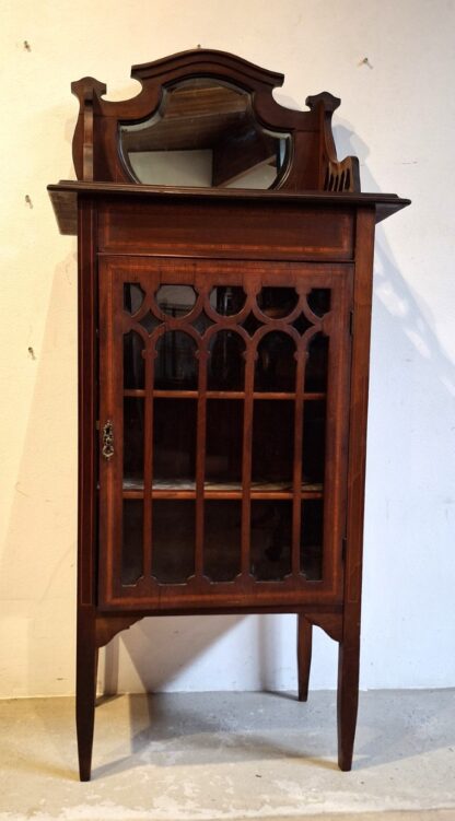 LOT 148 (30987) Est R2000 to R4000 – An Edwardian Sheraton Revival Mahogany & Veneer Music Display Cabinet of neat proportions