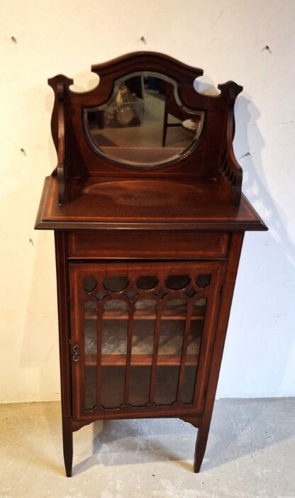 LOT 148 (30987) Est R2000 to R4000 – An Edwardian Sheraton Revival Mahogany & Veneer Music Display Cabinet of neat proportions - Image 2