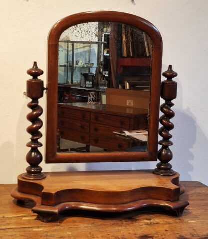 LOT 145 (32145) Est R500 to R1500 – A Late Victorian Mahogany and Veneer Ladies Dressing Table/Toilet Mirror