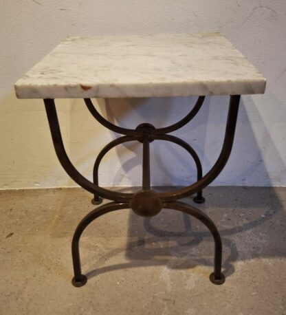 LOT 156 (10000) Est R1000 to R3000 – A Pair of Mid 20th Century Italian Marble and Brass Modernist Side Tables - Image 3