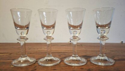 LOT 107 (31669) Est R300 to R600 – 6 x Mid 20th Century Norwegian Hadeland Tangen (Clear) pattern Cordial Glasses