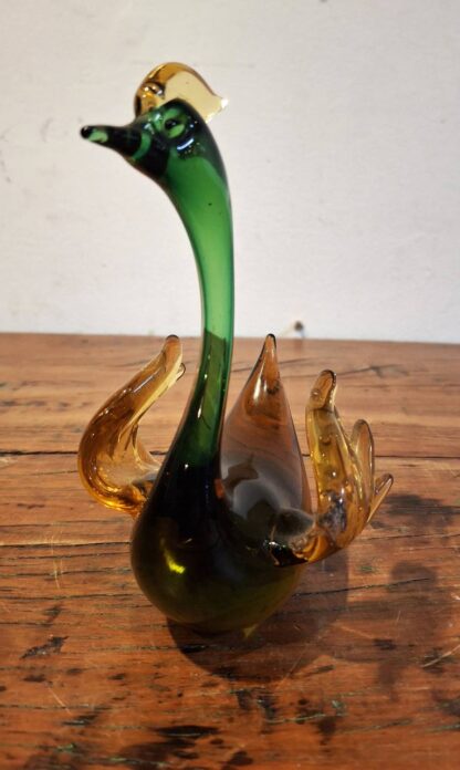 LOT 95 (32323) Est R300 to R600 – An Italian Murano Glass Free-form Swan Figurine