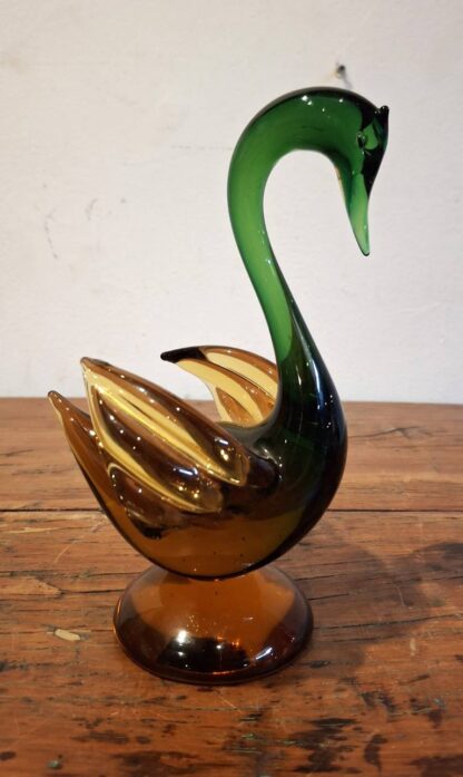 LOT 96 (32323) Est R300 to R600 – An Italian Murano Glass Free-form Swan Figurine