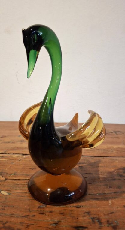 LOT 96 (32323) Est R300 to R600 – An Italian Murano Glass Free-form Swan Figurine - Image 2