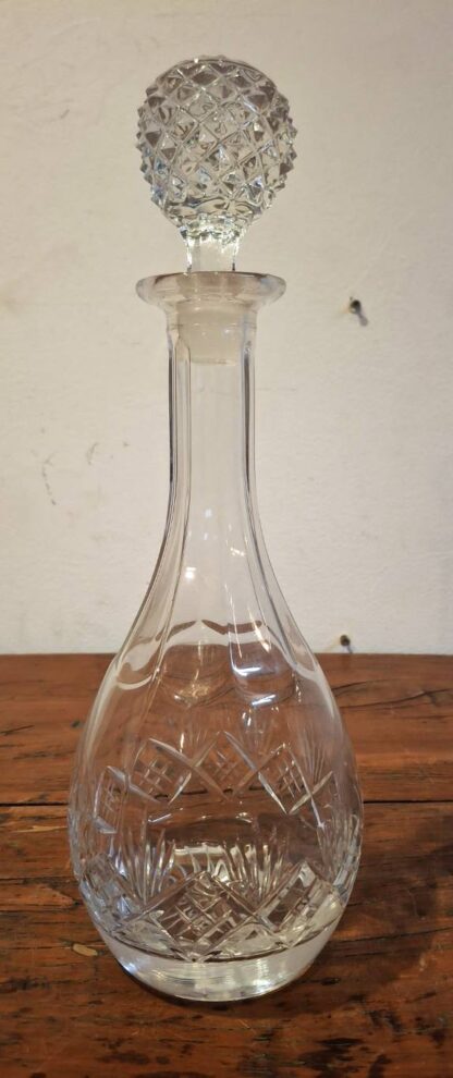 LOT 89 (32178157) Est R300 to R600 – A Vitra Lead Crystal Spirit Decanter with faceted Globular Stopper