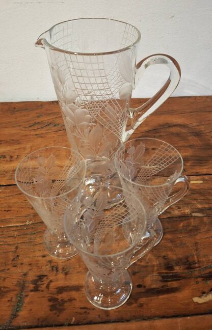 LOT 110 (32096) Est R500 to R1500 – A Mid 20th Century Czech Etched Glass 7-piece Lemonade Set