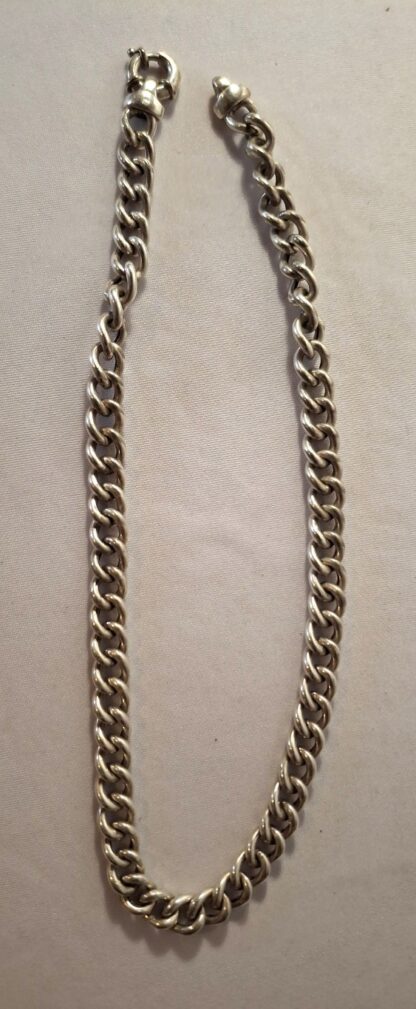 LOT 186 (32400) Est R500 to R1500 – An Italian Sterling Silver Belcher Neck chain