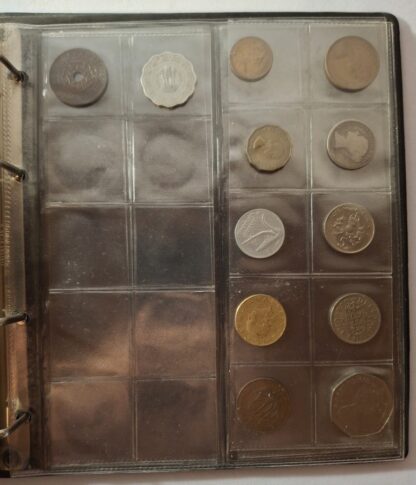 LOT 225 (32400) Est R100 to R300 – A Collection of 149 World Coins - Image 5