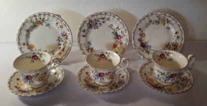 LOT 55 (3199053) Est R1000 to R3000 – 6 x Royal Albert Bone China Jubilee Rose pattern Tea Trios - Image 2