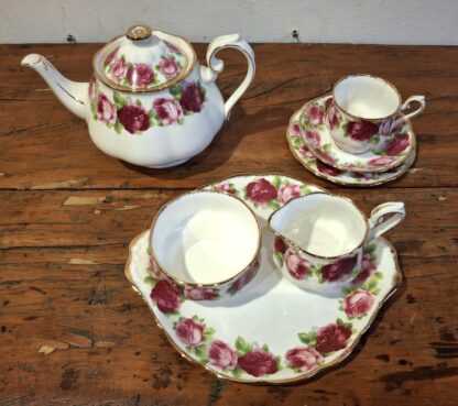 LOT 53 (32390) Est R3000 to R6000 – 12 x Royal Albert Old English Rose pattern Tea Trios - Image 2