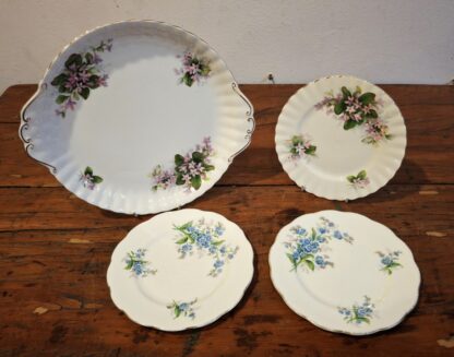 LOT 49 (32169160/4) Est R300 to R600 – A Royal Albert Bone China Mayflower pattern scalloped cake platter circa 1970s - Image 2