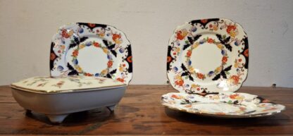 LOT 48 (32169) Est R300 to R600 – 4 x Scarce Royal Albert Crown China Bognor pattern Cake-plates circa 1927-1935 - Image 3