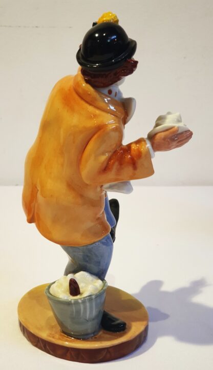 LOT 84 (31863151/17) Est R500 to R1500 – A Royal Doulton porcelain Figurine, The Clown - Image 2