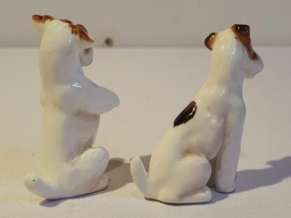 LOT 87 (31863151/ 24/ 23) Est R300 to R600 – 2 x Royal Doulton Fox Terrier porcelain dog Figurines - Image 2