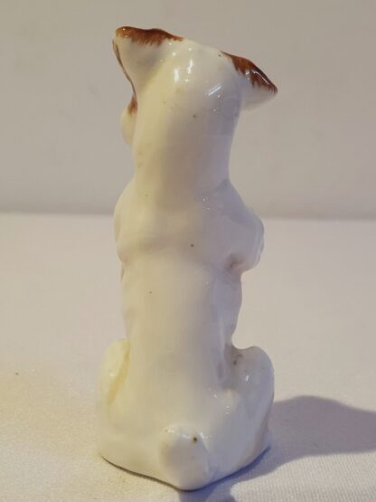 LOT 87 (31863151/ 24/ 23) Est R300 to R600 – 2 x Royal Doulton Fox Terrier porcelain dog Figurines - Image 4