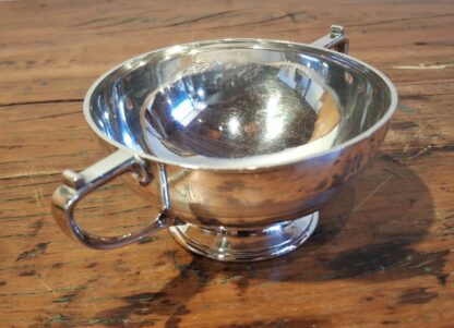 LOT 3 (323902) Est R1000 to R3000 – A George V Silver footed double handled Sugar Bowl - Image 4