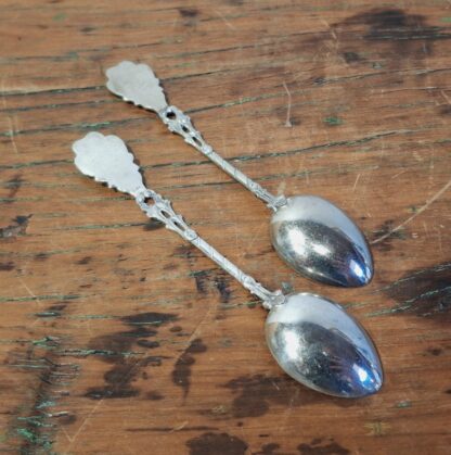 LOT 8 (10000) Est R300 to R600 – 2 x 20th Century Italian Silver Souvenir Teaspoons - Image 2