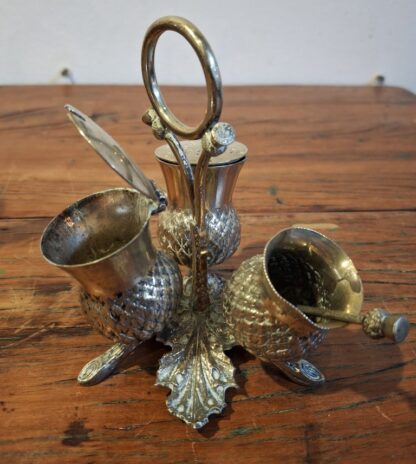 LOT 32 (32178158) Est R300 to R600 – A Novelty Late Victorian Electroplate on Brass Breakfast Cruet Set - Image 4