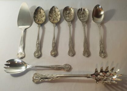 LOT 43 (32145) Est R1000 to R3000 – A Vintage Assembled Setting for 10 English Silverplated King’s pattern Table Flatware Set (113pcs) - Image 3